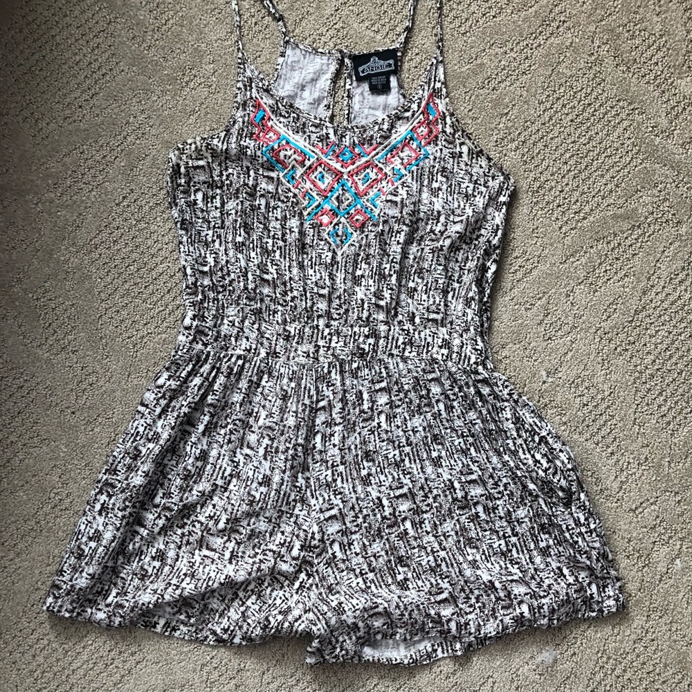 Cute Pattern Romper - image 1